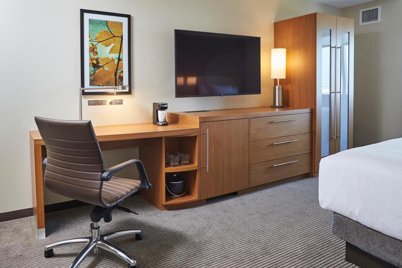 Hyatt Place Toronto/Mississauga Centre Экстерьер фото